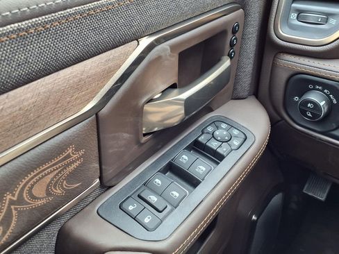 New 2026 RAM 2500 Limited AWD/4WD image 17