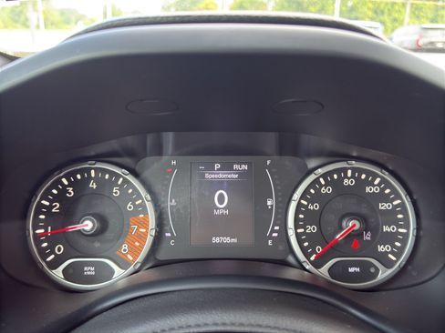 Used 2023 Jeep Renegade Latitude AWD/4WD image 23