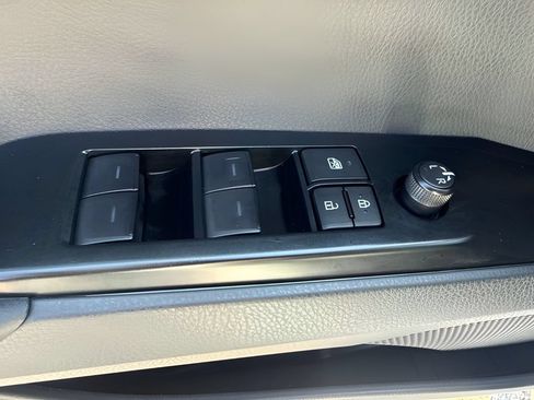 Used 2025 Toyota Camry LE w/ Convenience Package FWD image 27