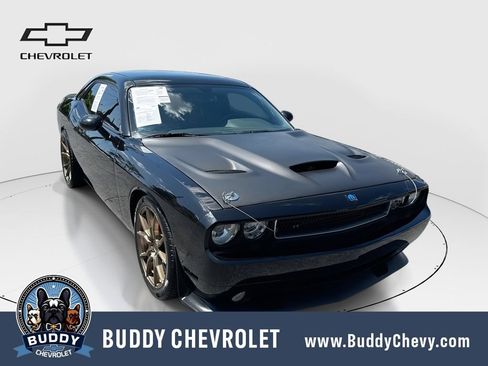 Used 2010 Dodge Challenger SRT8 RWD image 1