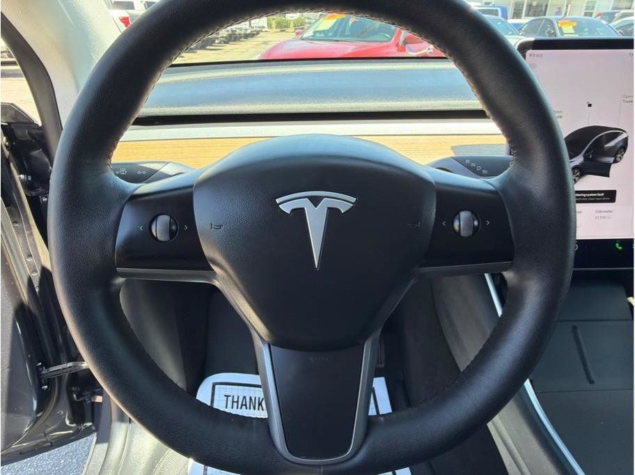 Used 2021 Tesla Model Y Long Range AWD/4WD image 6