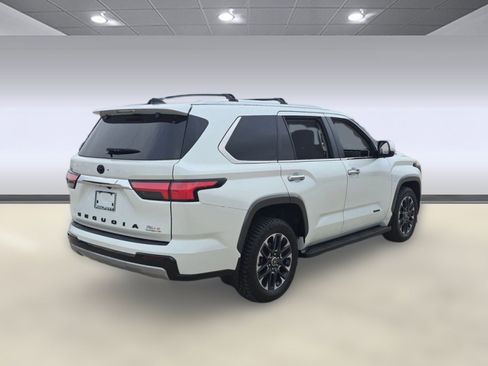 Used 2024 Toyota Sequoia Limited image 8