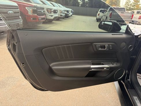 Used 2020 Ford Mustang Premium RWD image 9