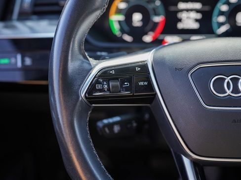Used 2023 Audi e-tron Premium Plus image 29