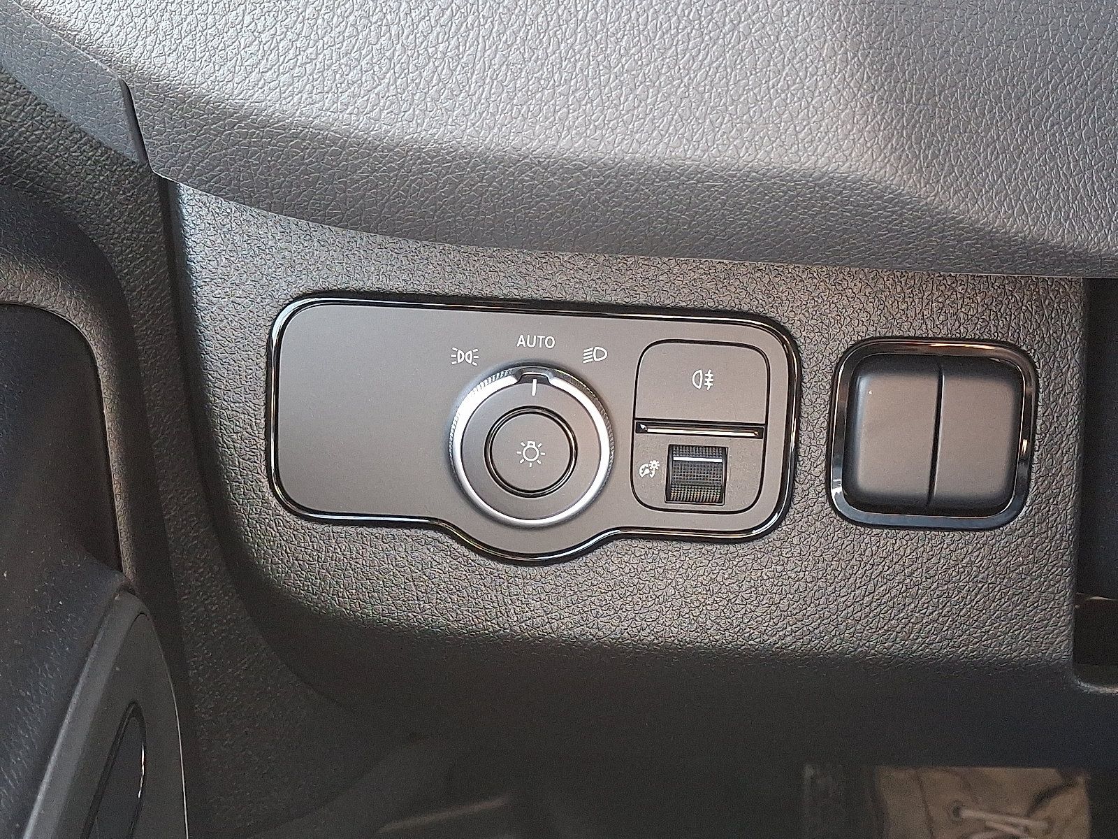 Used 2025 Mercedes-Benz Sprinter 2500 image 24