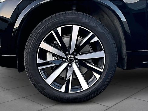 Used 2026 Volvo XC90 B5 Core image 10