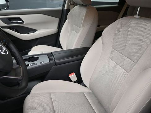 Used 2025 Nissan Rogue SV image 19