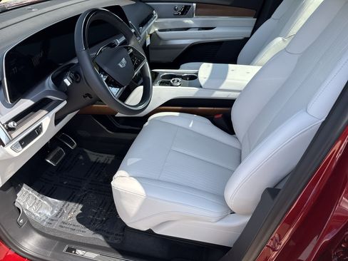 New 2026 Cadillac Vistiq Luxury image 11