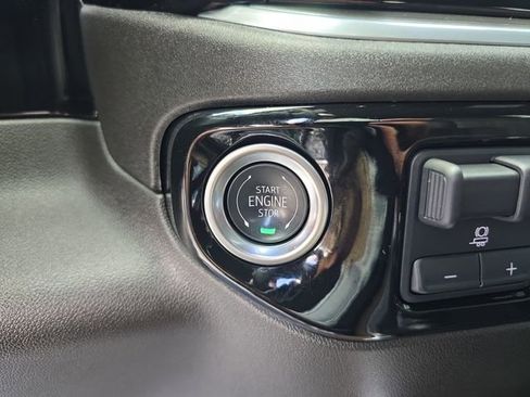 Certified 2025 Chevrolet Silverado 1500 High Country w/ Midnight Edition AWD/4WD image 28