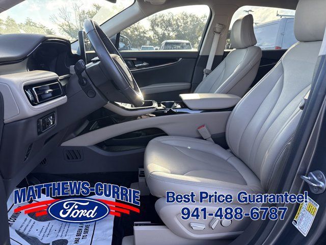 Used 2023 Lincoln Nautilus AWD w/ Premium Package image 9