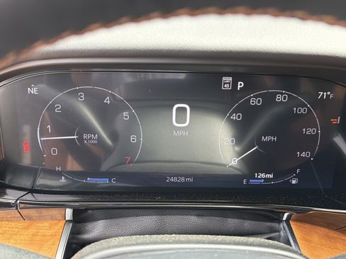 Used 2025 Jeep Grand Wagoneer Series III w/ Rear Seat Video Group 1 AWD/4WD image 35