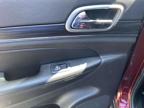 Used 2019 Jeep Grand Cherokee Limited AWD/4WD image 19