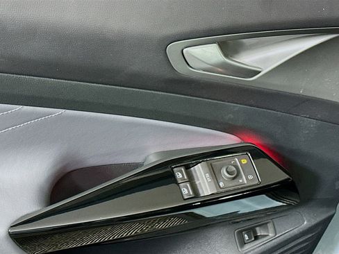 Used 2025 Volkswagen ID.4 Pro S image 15