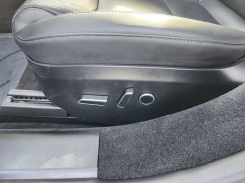 Used 2022 Tesla Model S AWD/4WD image 26