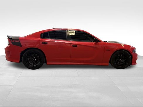 Used 2018 Dodge Charger R/T image 6