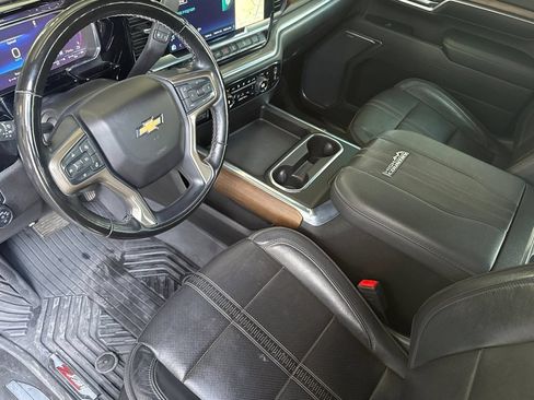 Used 2024 Chevrolet Silverado 3500 High Country w/ High Country Premium Package AWD/4WD image 9