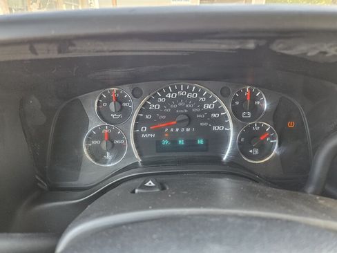 Used 2015 Chevrolet Express 2500 RWD image 15