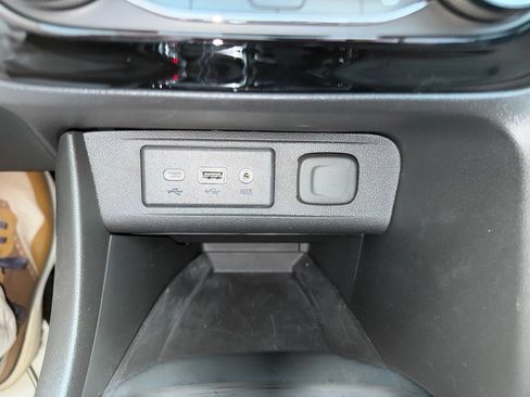 Used 2023 Buick Encore GX Essence w/ Experience Buick Package FWD image 26