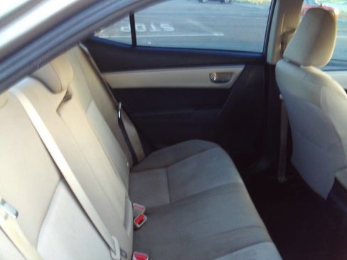 Used 2015 Toyota Corolla LE image 32