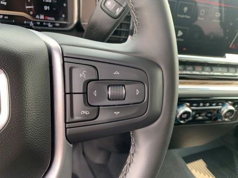 Used 2025 GMC Sierra 1500 Elevation image 16