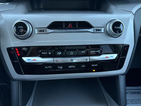 Certified 2023 Ford Explorer XLT w/ Class IV Trailer Tow Package image 27