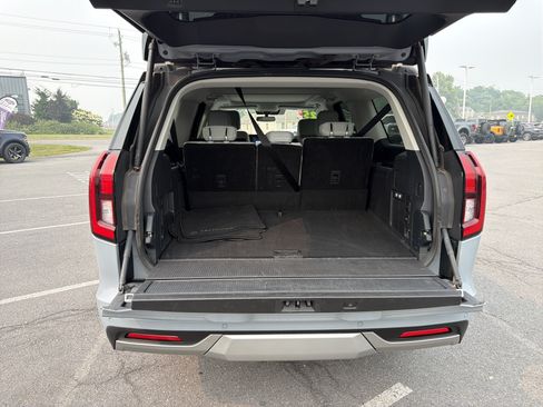 Used 2025 Ford Expedition Max Platinum w/ Driver's Package AWD/4WD image 5