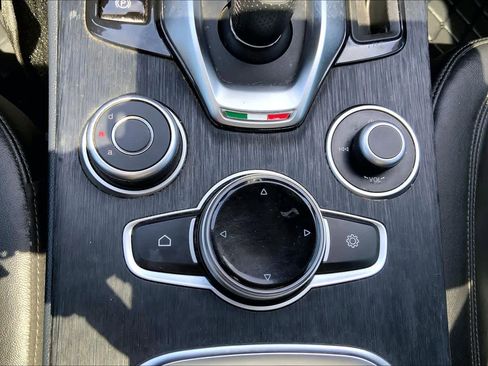 Used 2021 Alfa Romeo Stelvio Sprint w/ Nero Edizione AWD/4WD image 36