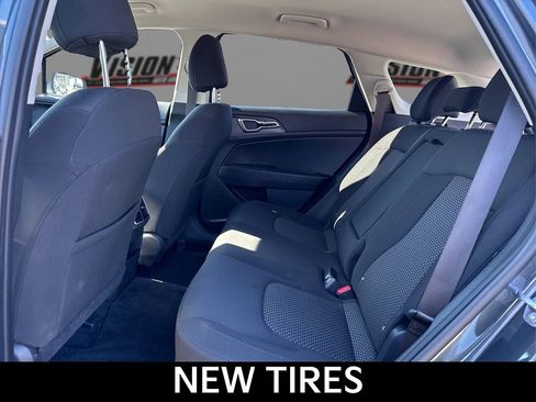 Certified 2025 Kia Sportage LX AWD/4WD image 12