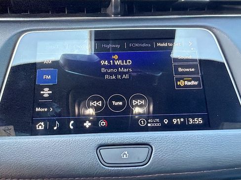 Used 2022 Cadillac XT4 Sport w/ Comfort Package FWD image 30