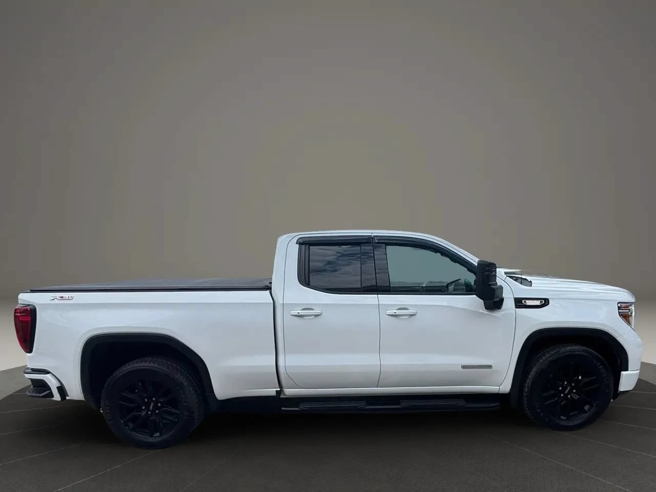Used 2021 GMC Sierra 1500 Elevation w/ X31 Off-Road Package AWD/4WD image 6
