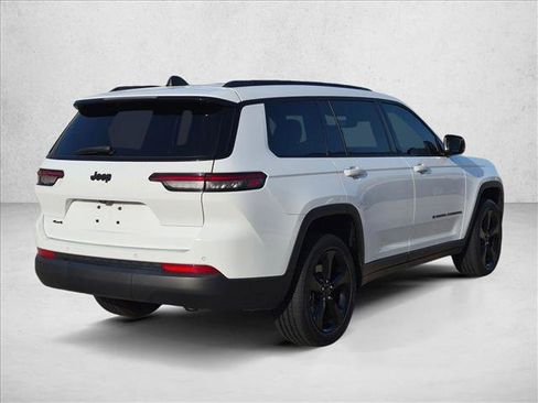 Used 2023 Jeep Grand Cherokee L Altitude AWD/4WD image 5