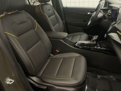 Used 2024 Chevrolet Trax ACTIV w/ Sunroof Package FWD image 21