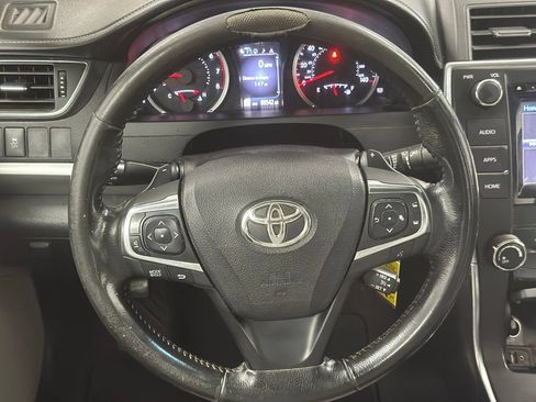 Used 2016 Toyota Camry SE FWD image 4