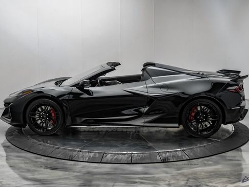 Used 2026 Chevrolet Corvette Z06 RWD image 8