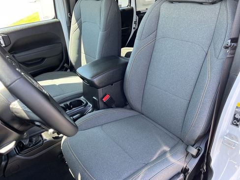 New 2025 Jeep Wrangler Sport S image 15