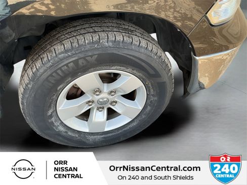 Used 2019 RAM 1500 Classic SLT w/ Luxury Group image 9