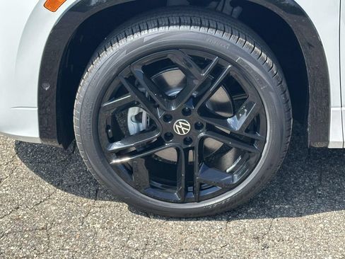New 2026 Volkswagen Tiguan SE R-Line AWD/4WD image 7