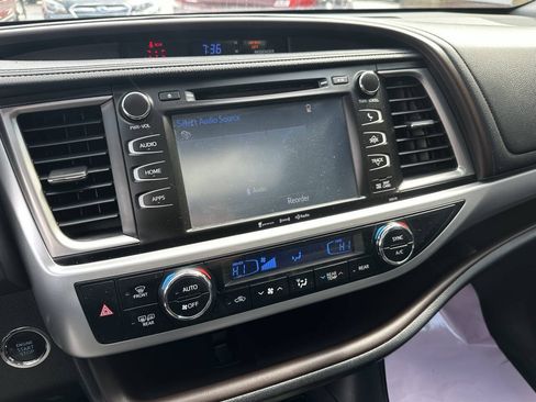 Used 2018 Toyota Highlander XLE w/ Protection Package #3 AWD/4WD image 16