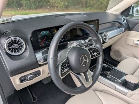 Used 2022 Mercedes-Benz GLB 250 image 12