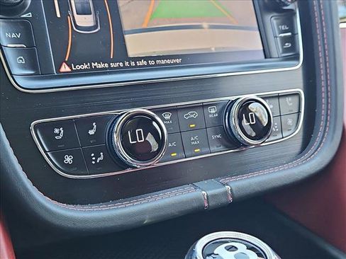 Used 2018 Bentley Bentayga Activity image 15
