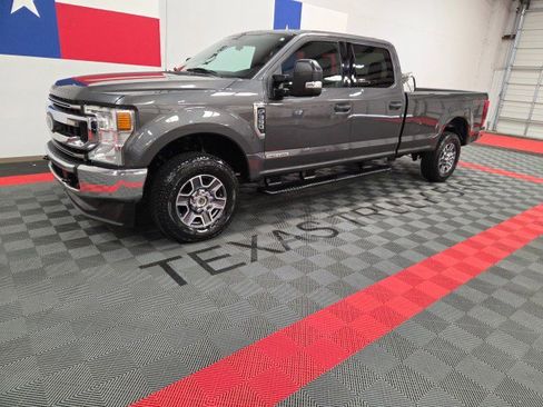 Used 2020 Ford F350 XLT image 2