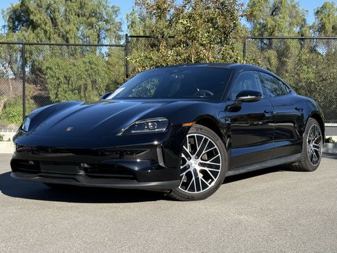 Used 2025 Porsche Taycan image 1
