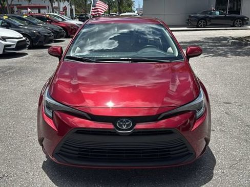 Used 2023 Toyota Corolla LE FWD image 2