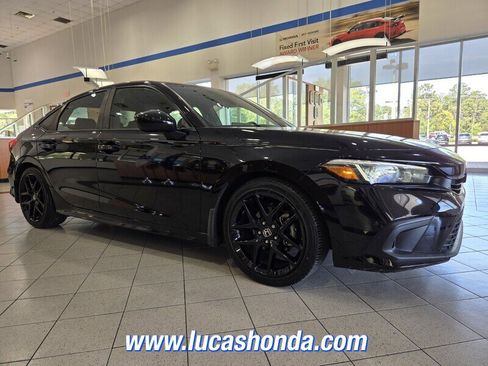 Used 2023 Honda Civic Sport image 3