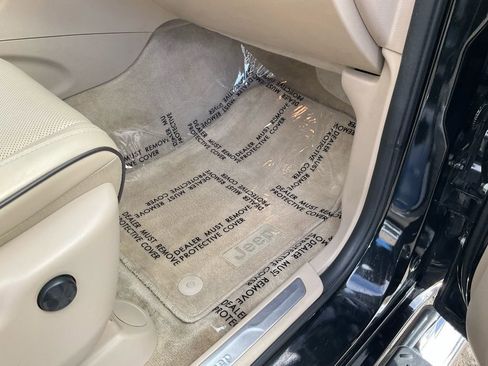 Used 2016 Jeep Grand Cherokee Overland image 64