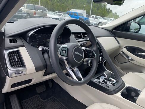 Used 2023 Jaguar E-PACE SE AWD/4WD image 9