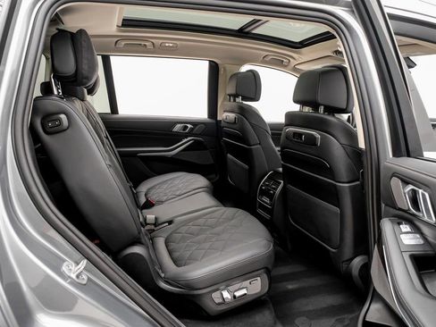 Used 2024 BMW X7 xDrive40i w/ Premium Package image 29