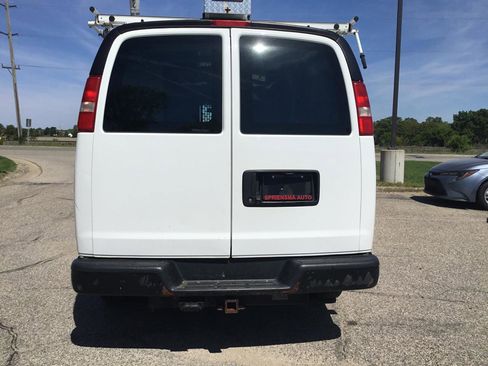 Used 2019 Chevrolet Express 3500 Extended w/ Driver Convenience Package RWD image 9