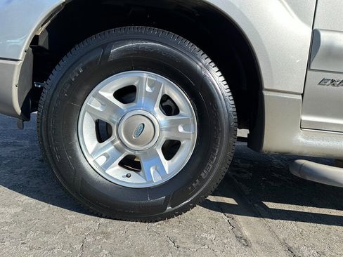 Used 2002 Ford Explorer Sport Trac Value image 9