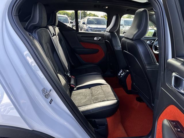 Used 2020 Volvo XC40 T5 R-Design w/ Protection Package AWD/4WD image 28